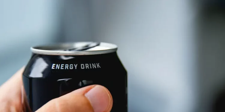 Expertos alertan sobre los riesgos de las bebidas energéticas para la salud cardiovascular