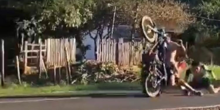 Envían a prisión preventiva a hombre acusado de atropellar a motociclista mientras hacía maniobras peligrosas