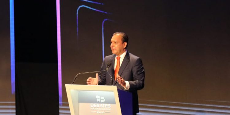 Abel Martínez respalda institucionalizar los debates electorales en República Dominicana
