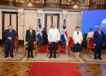 Abinader anuncia nueva sede para la Academia Dominicana de la Historia y reconoce a Frank Moya Pons