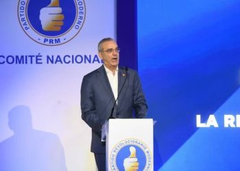 Abinader asume presidencia del PRM; Deligne Ascención y Juan Garrigó encabezan nueva dirección