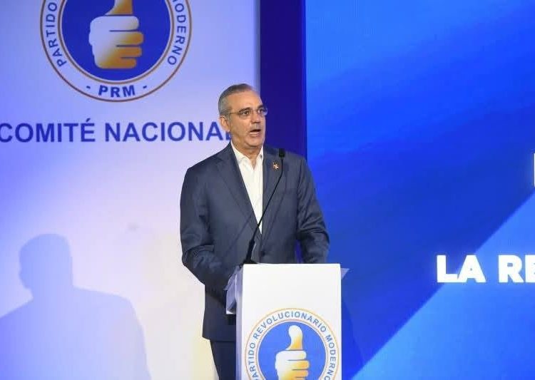 Abinader asume presidencia del PRM; Deligne Ascención y Juan Garrigó encabezan nueva dirección