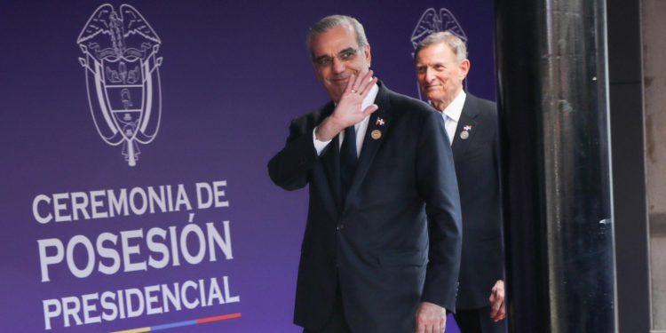 Abinader concluye visita a Colombia tras recibir respaldo de Honduras por el éxito de los Juegos Centroamericanos