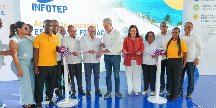 Abinader inaugura en Barahona moderno centro técnico para impulsar el talento turístico del Sur