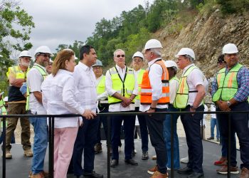 Abinader inspecciona construcción de la presa de Guaigüí y destaca su impacto para La Vega