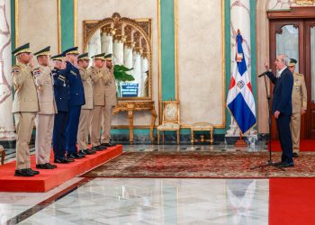 Abinader juramenta nueva cúpula militar y policial en el Palacio Nacional