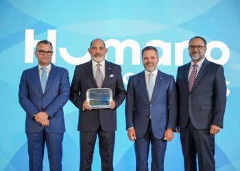 Humano Seguros reconoce el legado de José Zapata y presenta a Carlos Mitnik como nuevo gerente general