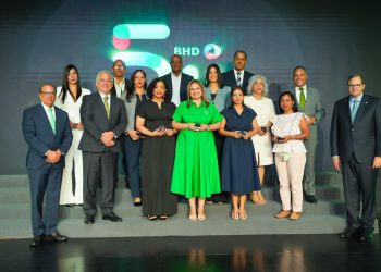 Banco BHD celebra 54 años reconociendo la trayectoria de 997 colaboradores
