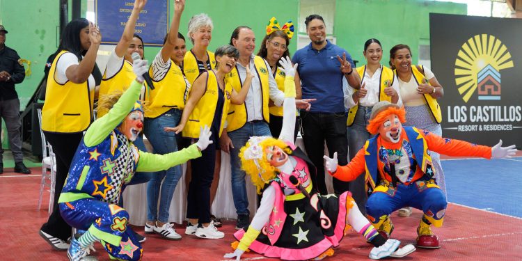 Club de Leones de Sosúa beneficia a más de 1,000 estudiantes con mochilas y útiles escolares