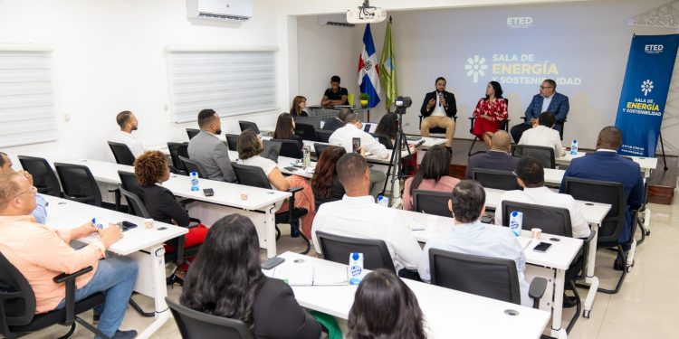ETED presenta proyecto de almacenamiento con baterías para fortalecer el sistema eléctrico nacional