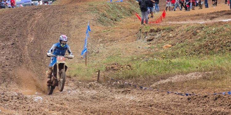 Franklin Nogueras Jr impone su dominio en el Campeonato Nacional de Motocross en La Vega
