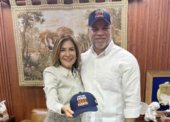 George Richardson gana la presidencia del CODIA con el respaldo de Carolina Mejía
