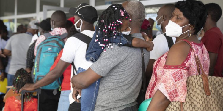 ONU alerta por casi 200,000 retornos forzosos a Haití en medio de escalada de violencia