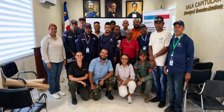 Impulsan capacitación comunitaria para proteger y restaurar manglares en Montecristi y Puerto Plata