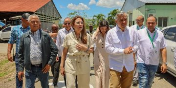 Iván Hernández destaca preparación de Carolina Mejía y la proyecta como opción presidencial para 2028