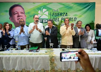 Leonel Fernández moviliza estructuras de Fuerza del Pueblo de cara a las elecciones de 2028