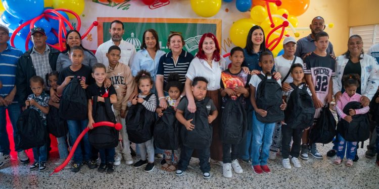 Propeep apoya regreso a clases de cientos de niños en Jamao al Medio