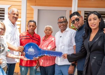 Propeep entrega vivienda renovada en Ocoa y anuncia que ampliará apoyo a familias vulnerables