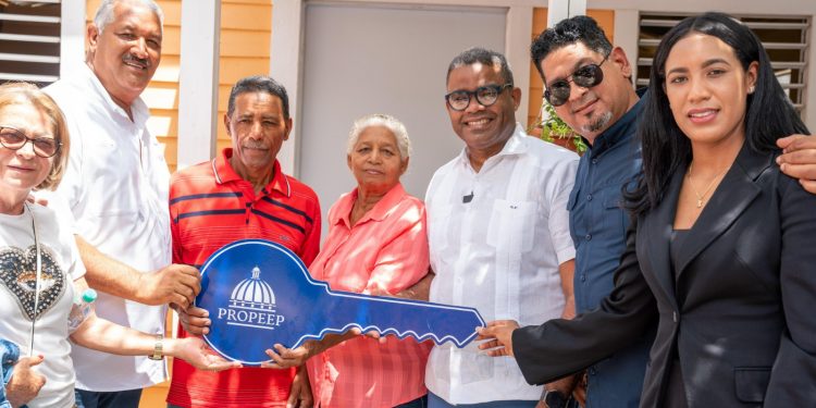 Propeep entrega vivienda renovada en Ocoa y anuncia que ampliará apoyo a familias vulnerables
