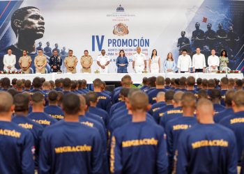 Raquel Peña encabeza graduación de más de 1,190 personas en Santiago