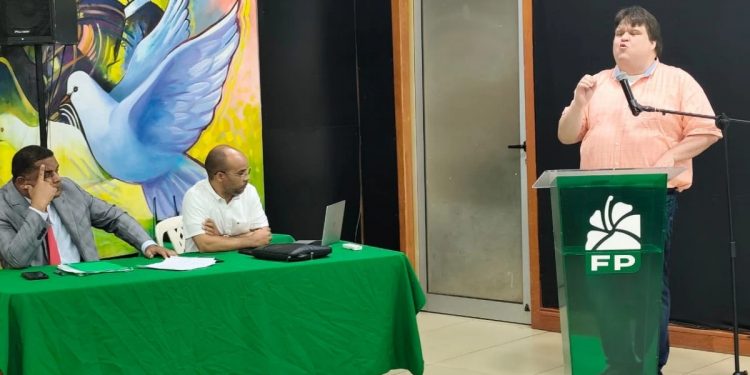 Raúl Martínez reclama investigar pérdida de recurso que compromete RD$2,693 millones del Estado