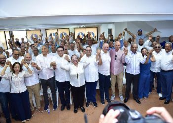 Rosa Santos es reelecta para continuar al frente del PRM en Santiago
