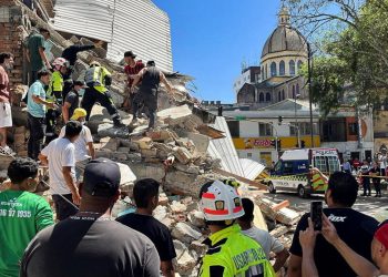 Terremoto de magnitud 7,4 deja al menos 80 muertos y severos daños en Colombia
