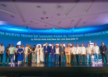Turismo dominicano rompe récord con más de 7.7 millones de visitantes hasta julio