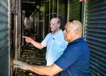 Ulises Rodríguez anuncia recuperación del Mercado Modelo tras incendio que destruyó 14 locales