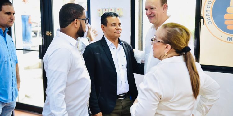 Ulises Rodríguez encabeza ratificación de autoridades provinciales del PRM en Santiago
