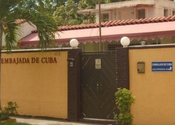 Cuba señala presiones de EE. UU. tras retiro de diplomáticos de República Dominicana