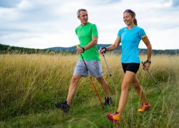 Caminar 30 minutos al día puede aportar importantes beneficios para la salud