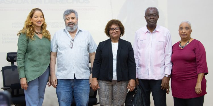 Sectores sociales plantean una política migratoria que combine legalidad, seguridad y derechos humanos