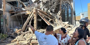 Terremoto de 7,4 deja al menos 132 muertos y 570 heridos en Colombia