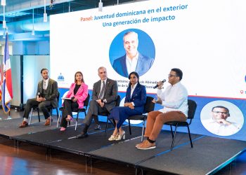 Abinader anuncia 300 becas para jóvenes dominicanos en Nueva York