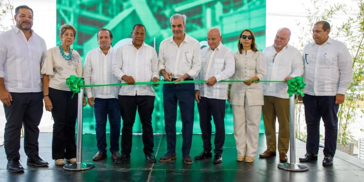 Abinader inaugura planta de residuos por RD$1,600 millones y Puerto Plata pone fecha a nuevo teleférico
