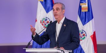 Abinader lanza advertencia tras tiroteo en Boca Chica: “La Policía va a dar con ellos”