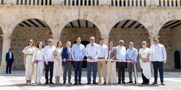 Abinader reabre Alcázar de Colón tras inversión de RD$100 millones y activa ruta eléctrica
