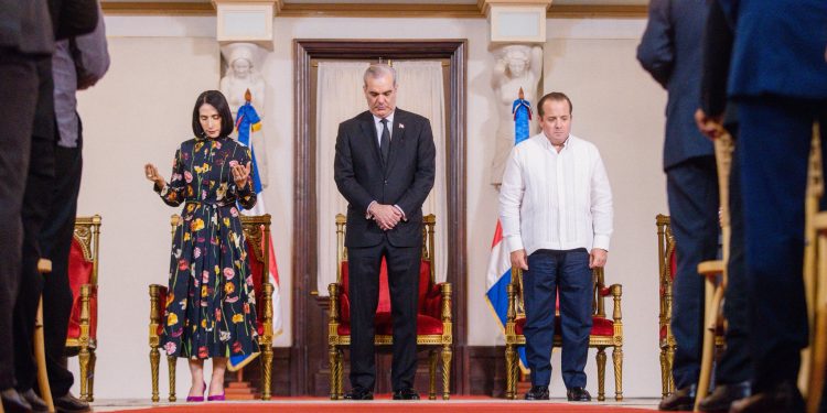 Abinader reúne a líderes religiosos y llama a una jornada nacional de oración por el país