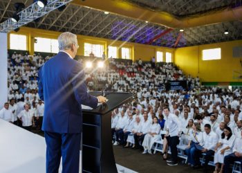 Abinader toma las riendas del PRM y promete garantizar una competencia interna equilibrada hacia 2028