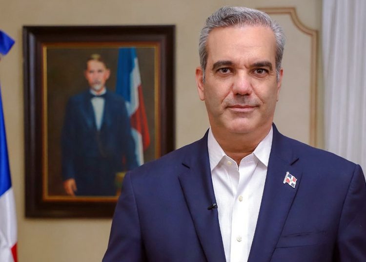 Abinader traslada por tres días su residencia oficial a Santiago mediante decreto