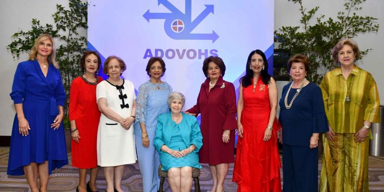ADOVOHS reconoce a mujeres que han convertido el voluntariado en una vida de servicio