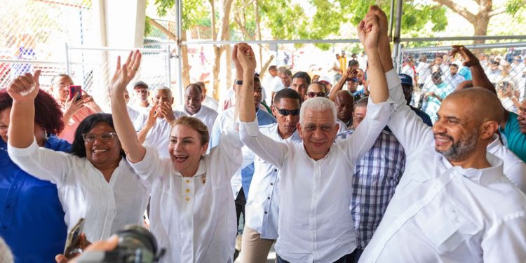 Carolina Mejía acelera su estructura en Bahoruco y suma dirigentes rumbo a 2028