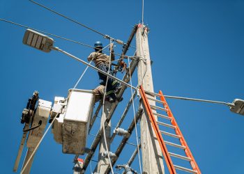 Edesur destina más de RD$281 millones para modernizar redes eléctricas en Pedernales