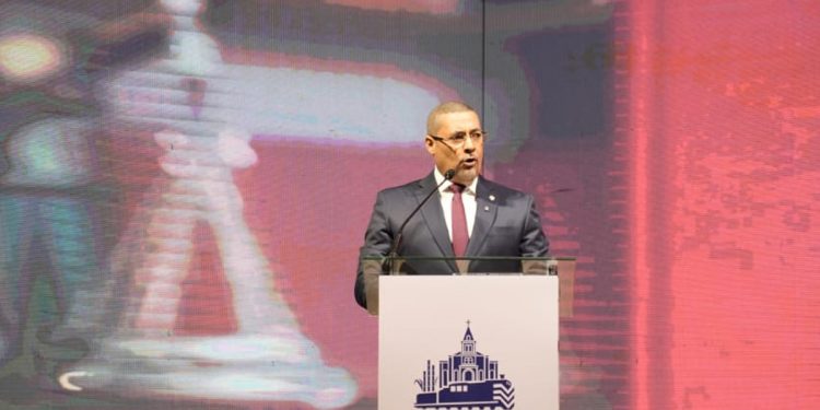 Eduard Espíritusanto rinde cuentas de su gestión como senador de La Romana