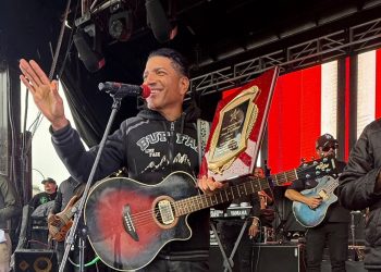 El Varón de la Bachata acelera su carrera internacional con gira y nuevo álbum de 13 canciones