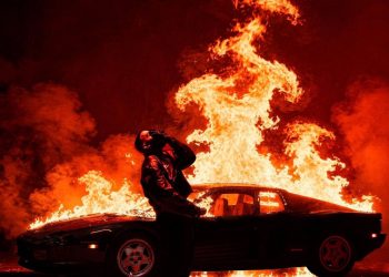 Eladio Carrión regresa a RD con gran concierto de Halloween en Santiago
