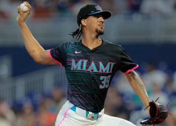 Eury Pérez domina a los Bravos con histórica blanqueada de un solo hit