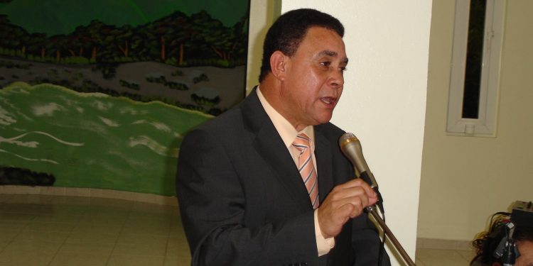 Félix Tavárez cuestiona gestión eléctrica y atribuye al Gobierno aumento de pérdidas y déficit