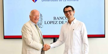 UNIROMANA y Banco López de Haro acuerdan becas y nuevo apoyo tecnológico por cinco años